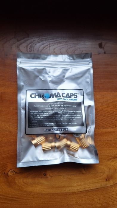Super Knob 90° Chroma gold caps - dj techtools.