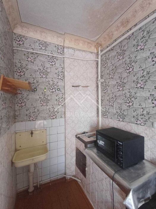 Продаж будинку в центрі с. Лозуватка з гаражем, літнею кухнею.