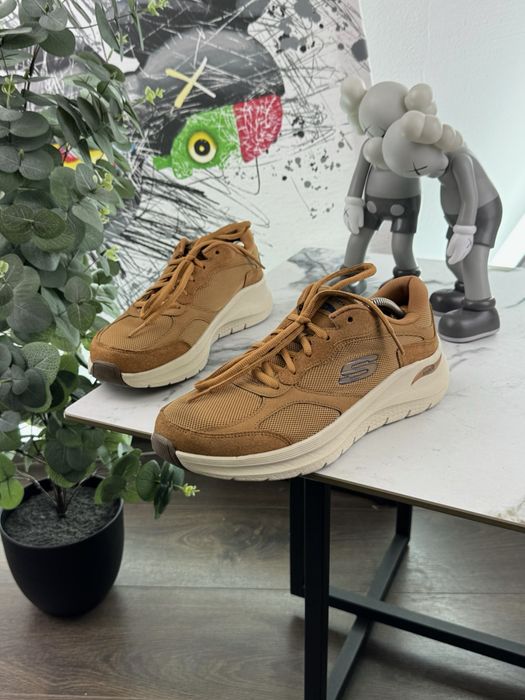 Кросівки Skechers Arch Fit 41 розмір Е13389