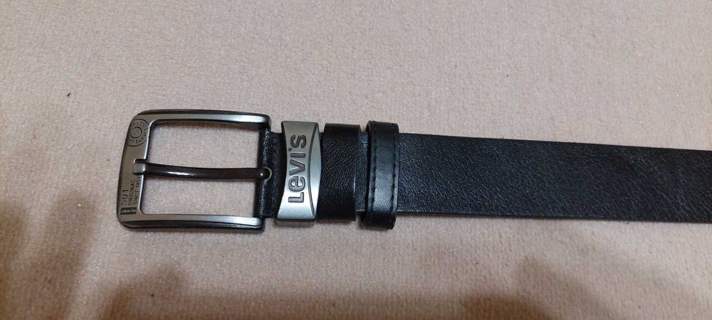 Nowe paski Levi's