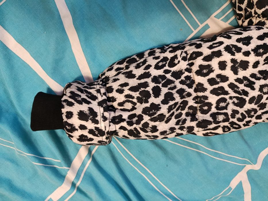 Куртка  жіноча, холодна осінь, носила в зимку.Розмір М 48.