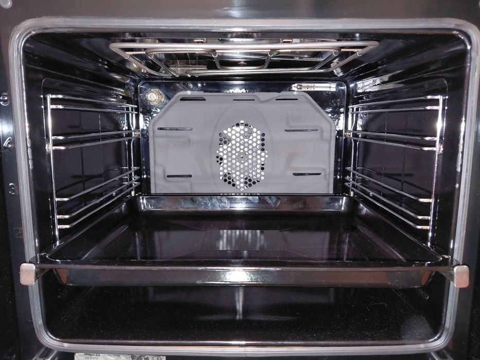 Надійна духова шафа духовка пічка піч Beko OIM23301X