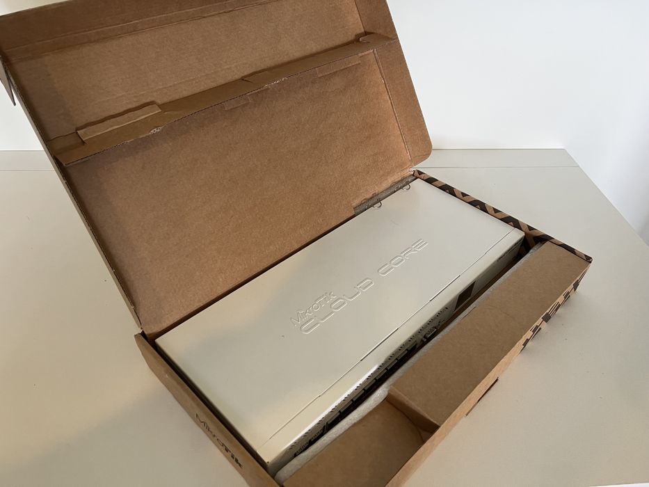 Router Microtik CCR1009-7G-1C-1S+