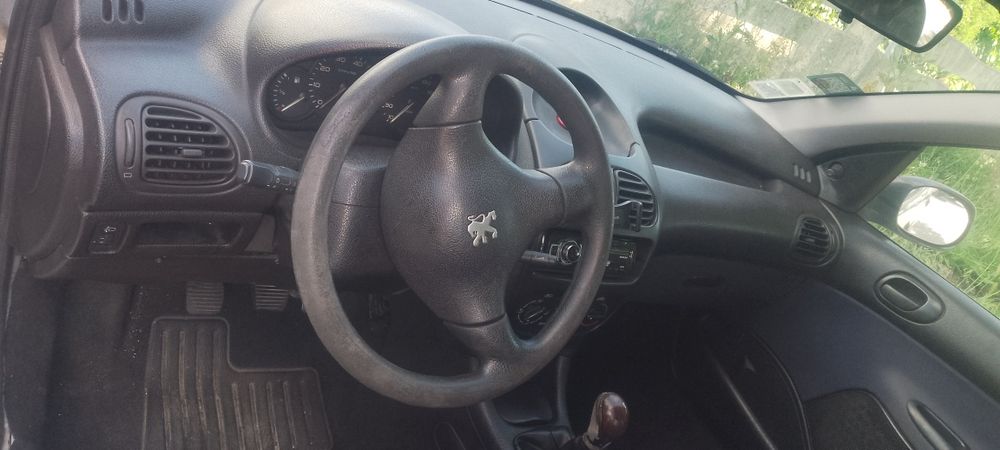Carro Peugeot 206