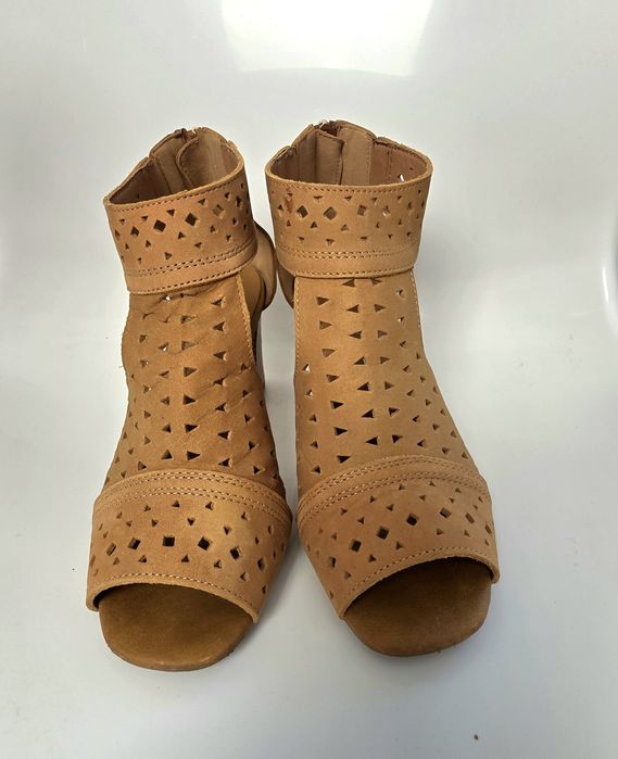 Buty Lasocki skóra rozmiar 39