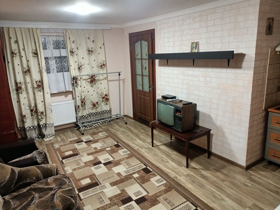 Продам часть дома.+дом 35 КВ.м.в одном дворе.