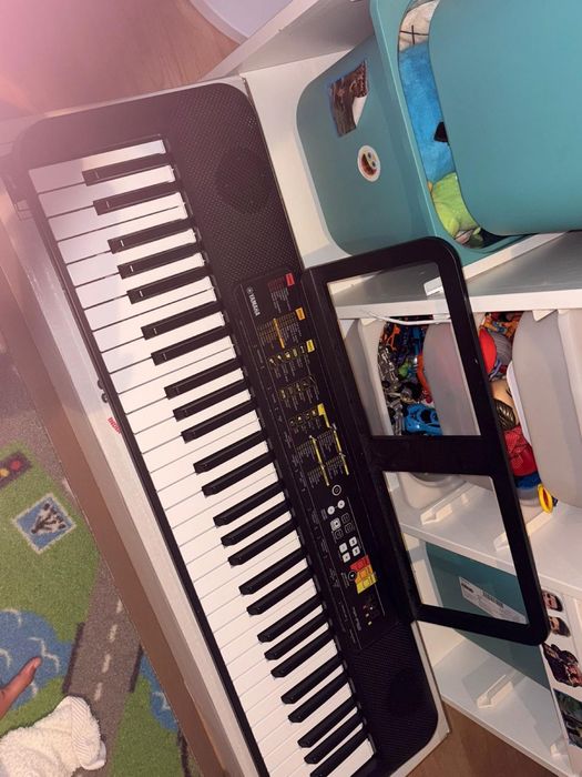 Teclado Yamaha PSR-F52.