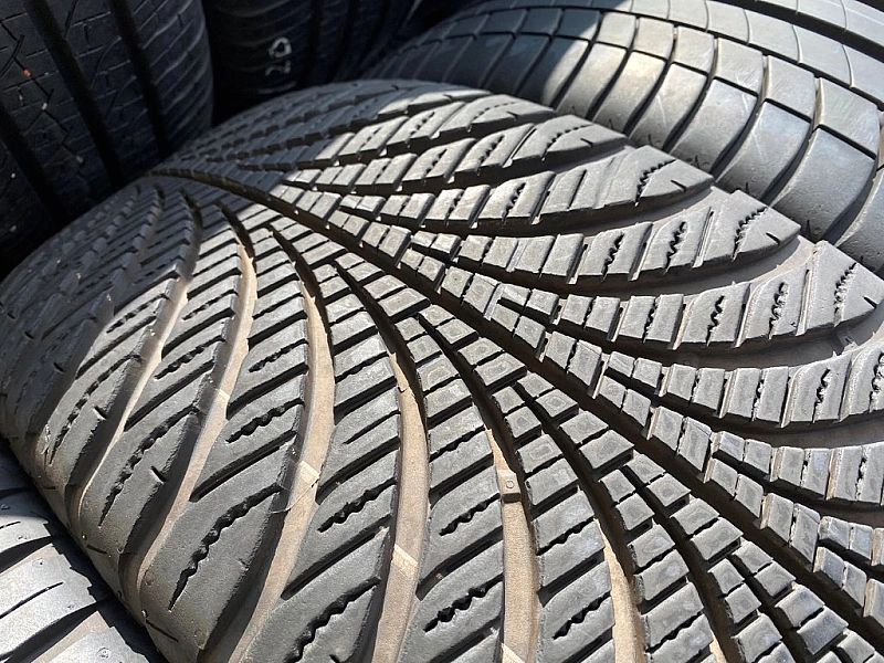 255/55/19 Goodyear Vector gen2_7,5mm_2szt_(381)
