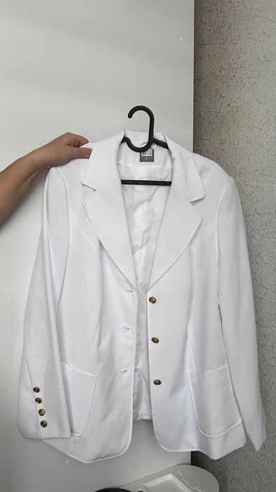 Піджак білого кольору