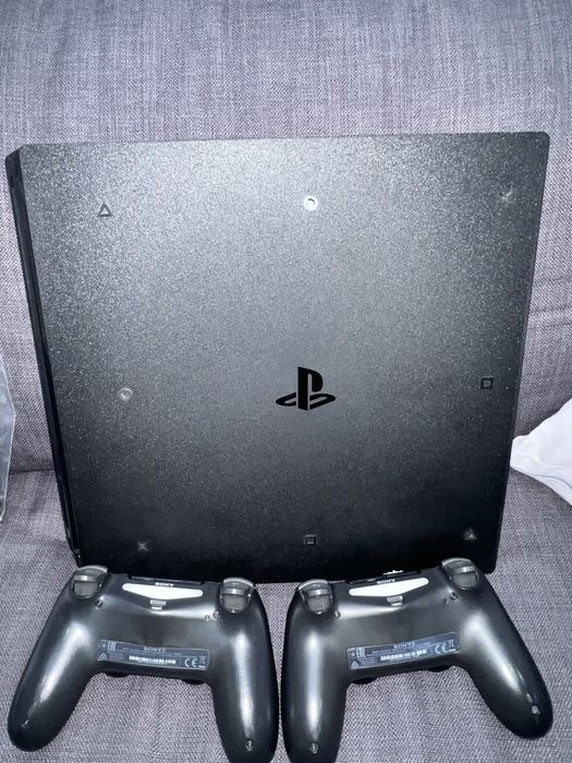 Sony PlayStation 4 Pro, 1TB, Jet Black + 2 джойстики