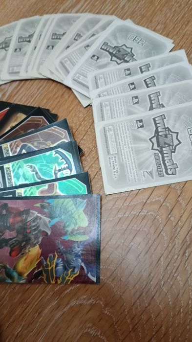 Cromos Invizimals "evolution"