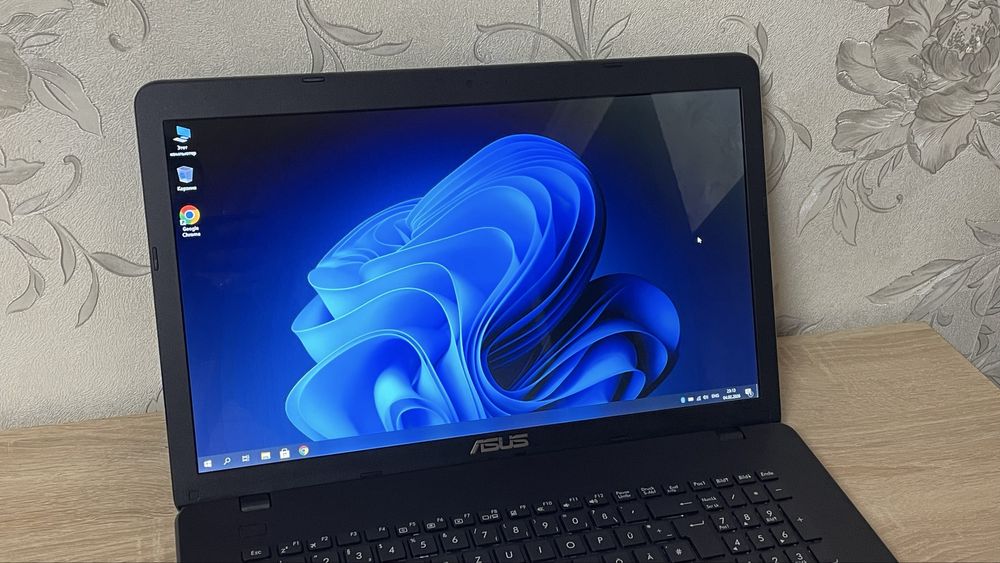 Ноутбук ASUS R752N / 17,3" / 4 ядра / 3 год. акб / 1 TB / Ідеал