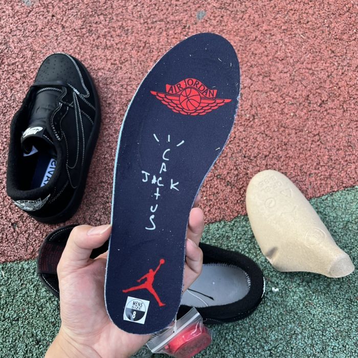 Nike Air Jordan 1 low x Travis Scott