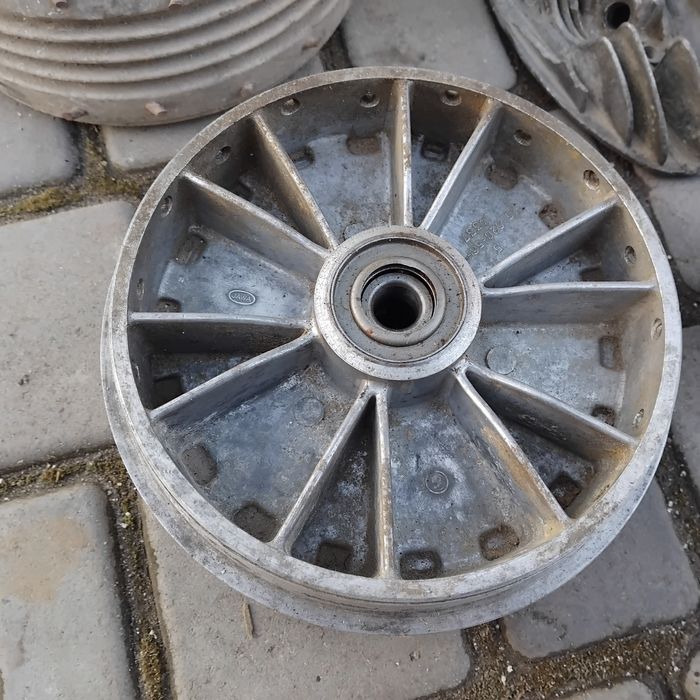 Мотозапчастини ступиця