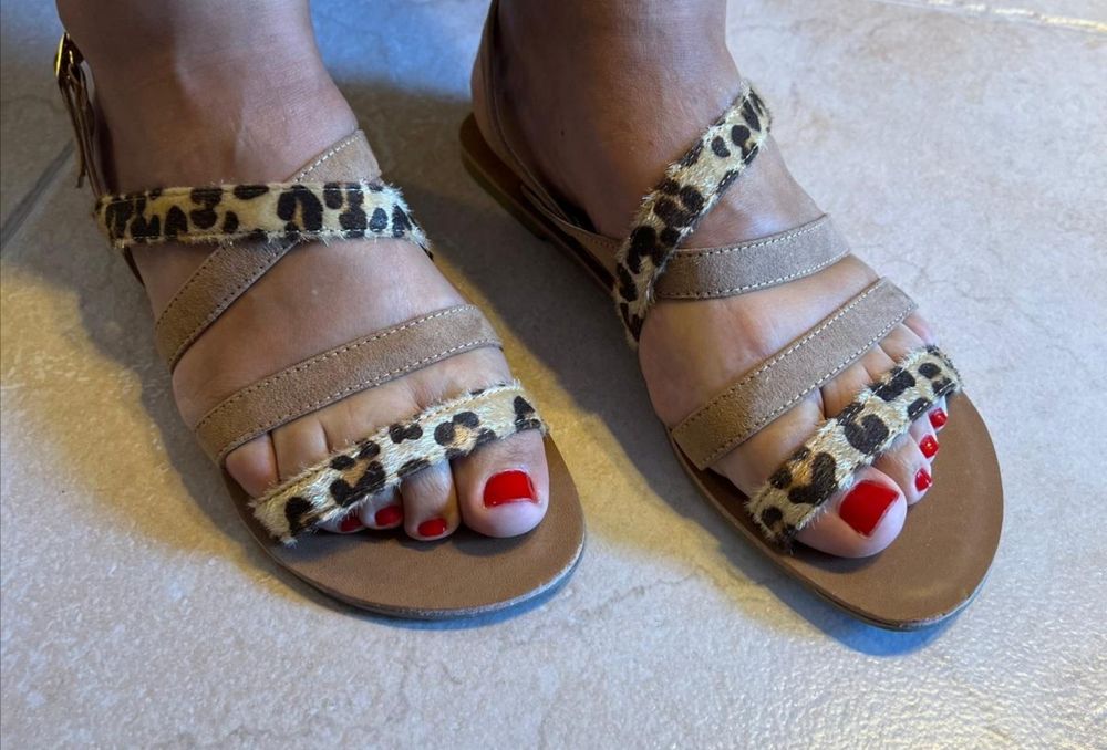 Sandálias rasas tigresa