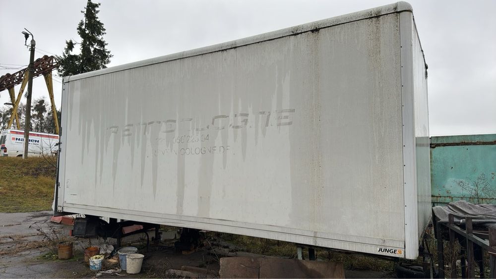 Будка вантажна мебельна з бортом Junge