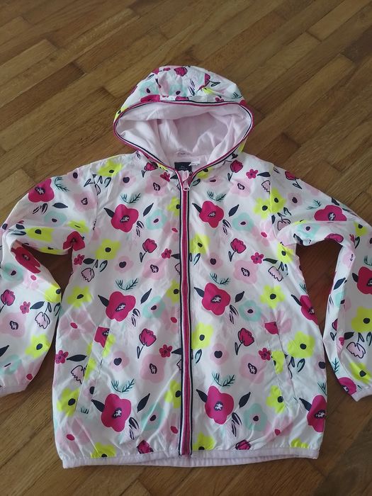 Продається дуже-дуже модна куртка на дівчинку.
