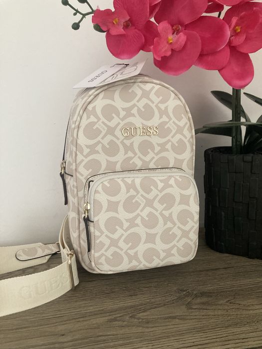 Plecak plecaczek crossbody Guess