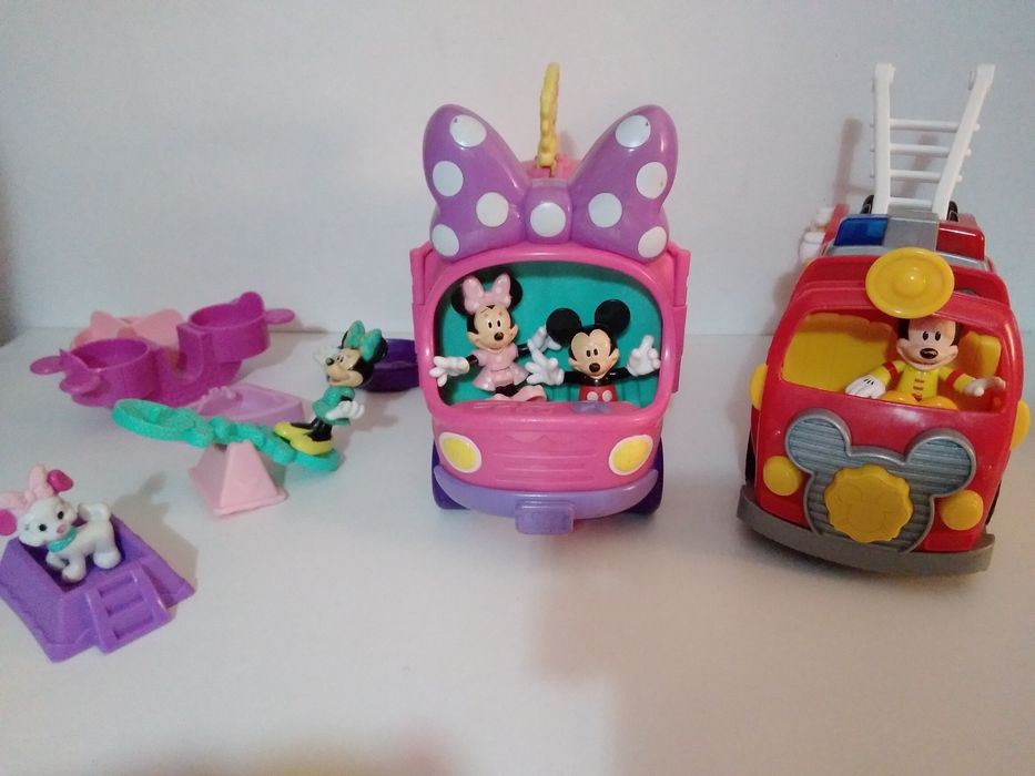 Lote Disney 4 figuras carro bombeiros + caravana