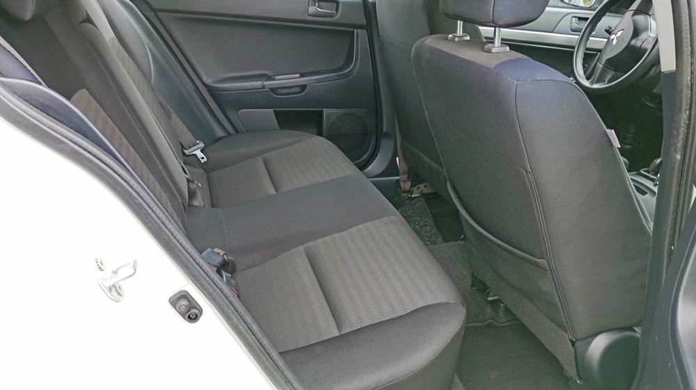 Mitsubishi Lancer 1.6 w ładnym stanie