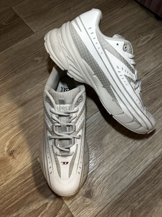 Жіночі кросівки Diesel