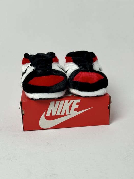 Kapcie pluszowe jak Nike Jordan 1