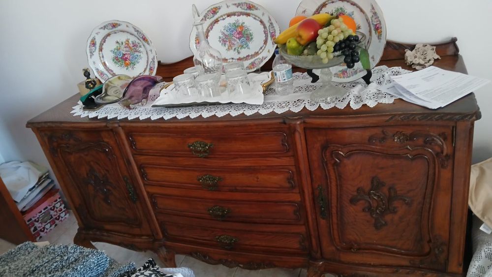 Vende se estes móveis  antigos