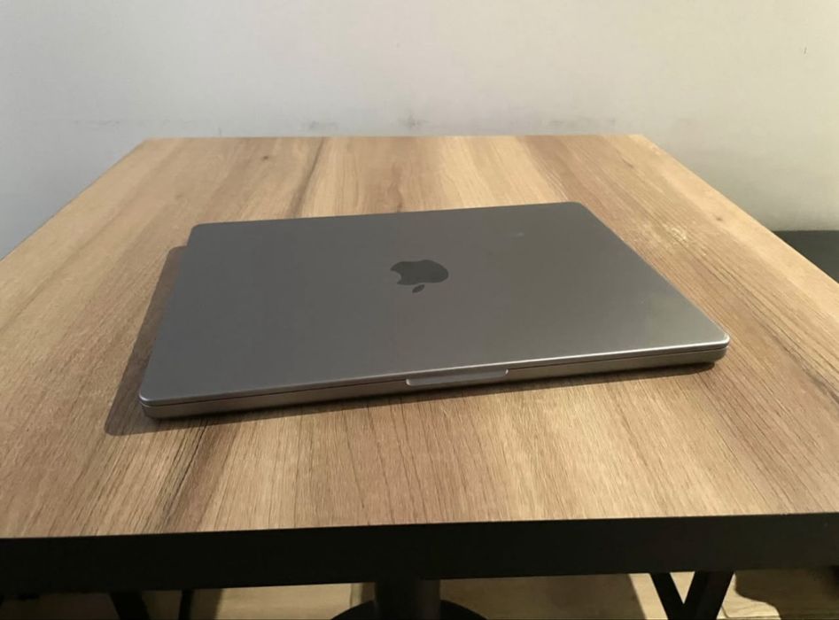 Mac book pro m1 pro 32 gb ram 512 ssd