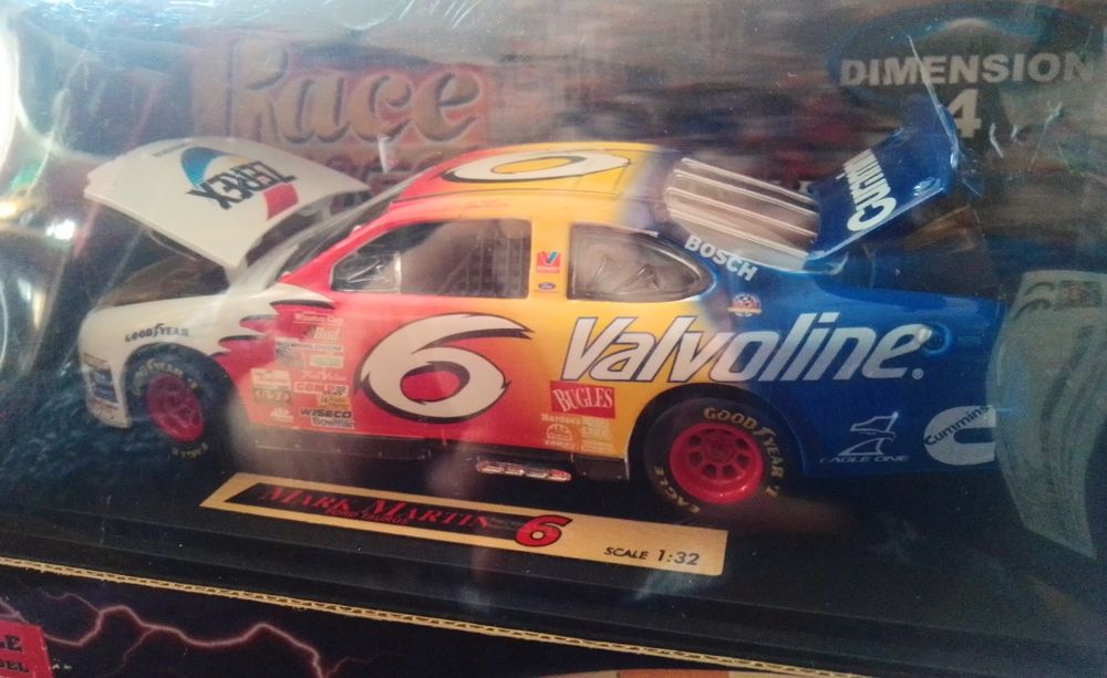 NASCAR 1:32 Mark Martin edição limitada (NOVO) #6