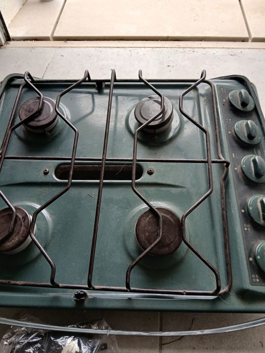 Forno e bico verde escuro