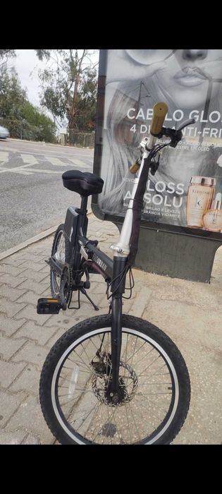 Bicicleta elétrica dobrável