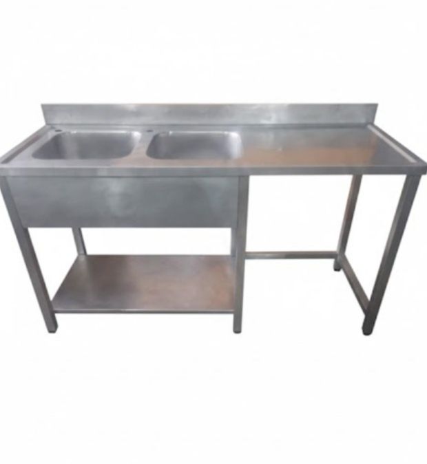 Bancada inox duas cubas e espaço para máquina