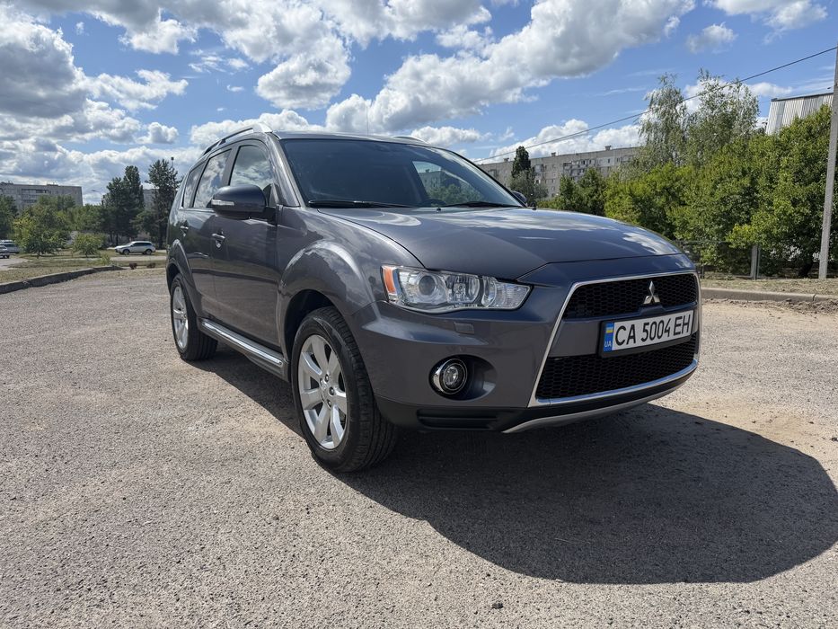 Продам Mitsubishi Outlander XL супер стан, вся шумоізольована