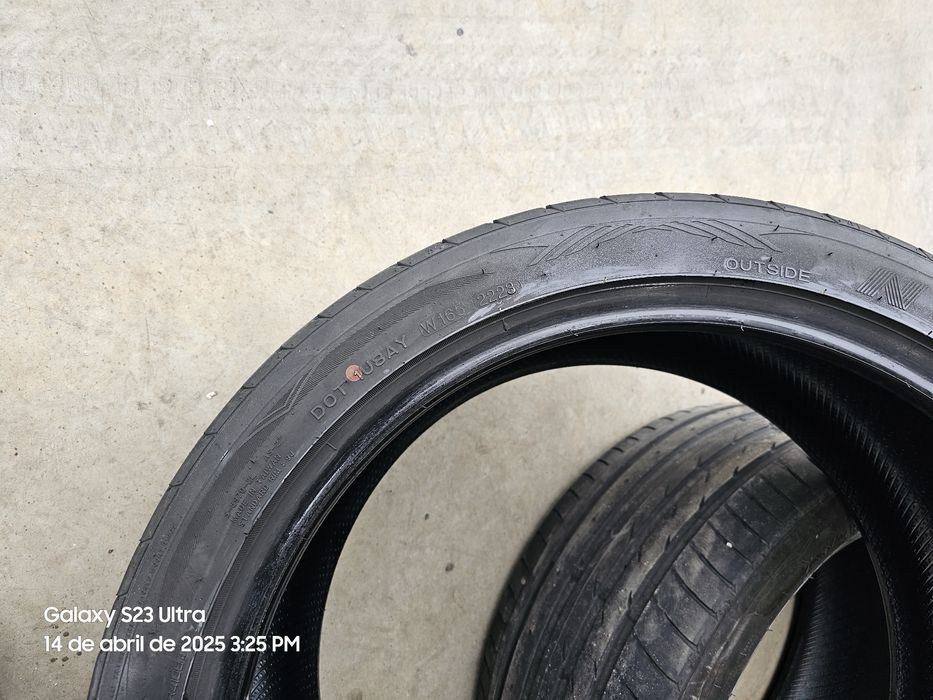 2 Pneus 255/40/ZR 20
