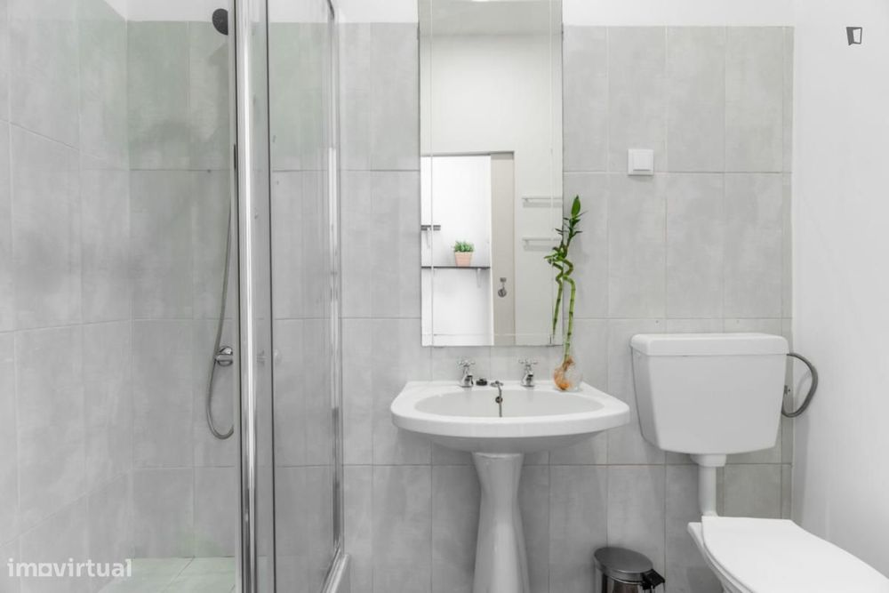 Quarto - localizado em Anjos Lisbon
