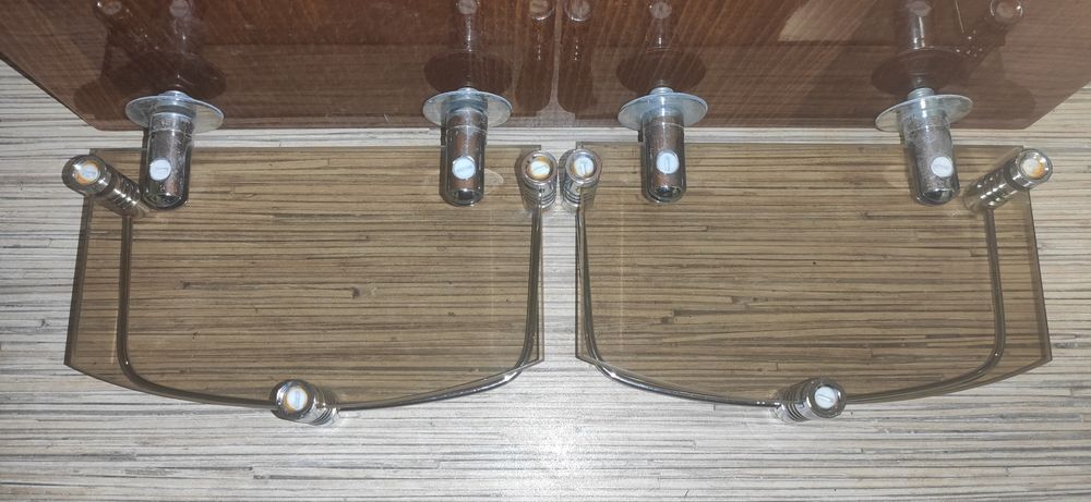 Стеклянные полки с бортиками для крепления к зеркалу. 4 штуки.