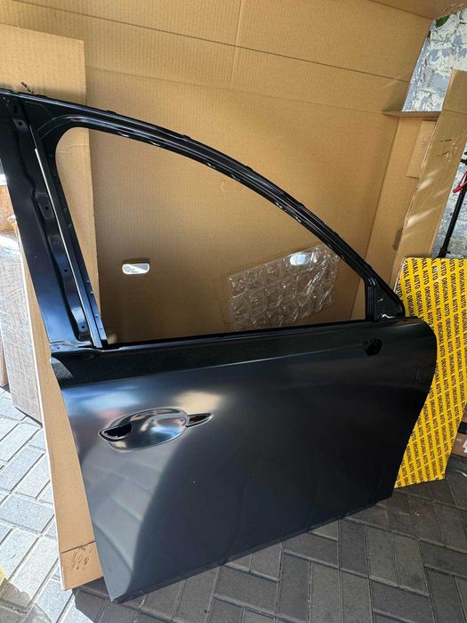 Двері передні праві Mazda CX-70  CX-90 нові оригінал