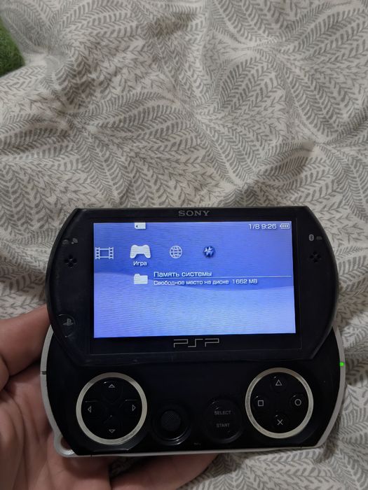 Приставка PSP Go + карта 2гб