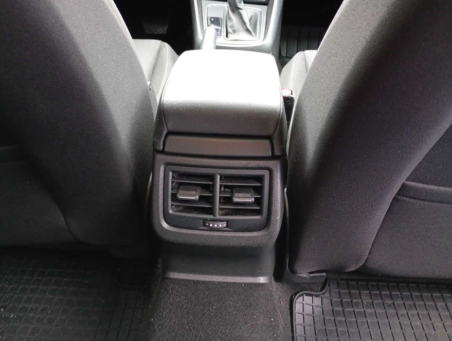 Seat Leon 3 III 2015г F5 1.4 tsi AT DSG white белый