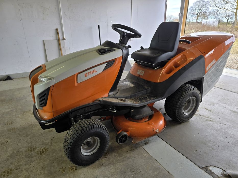Traktor ogrodowy STIHL RT 5112