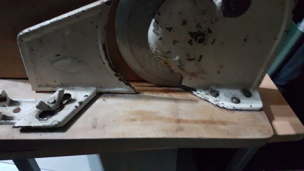 stara krajalnica do chleba pamiątka prl