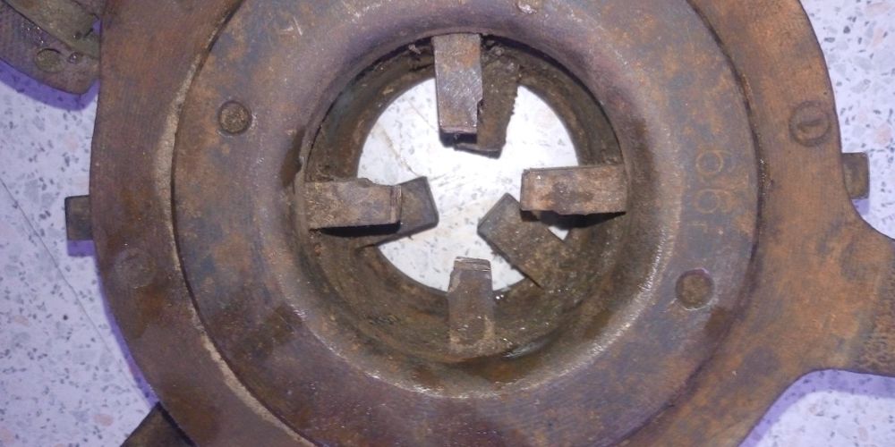 Клупп Для нарезки труб