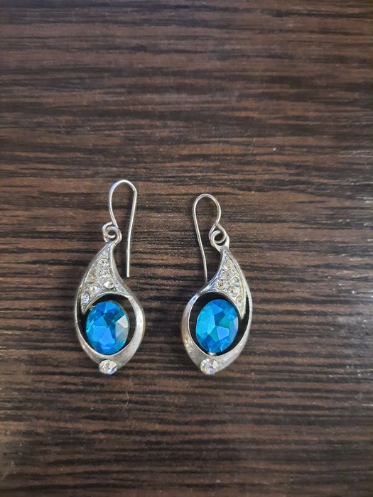 Сережки с голубыми камушками серьги бижутерия