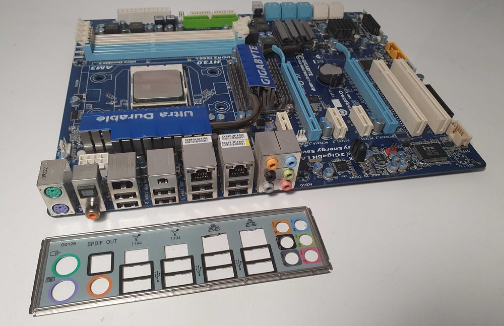 Gigabyte GA-790FXT-UD5P + AMD Phenom II X4 955 4x3.2GHz