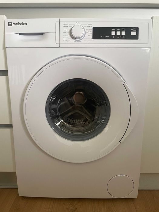 Máquina de Lavar Roupa Meireles MLR 1061 W | 6 Kg | 1000 RPM completamente nova e nunca utilizada