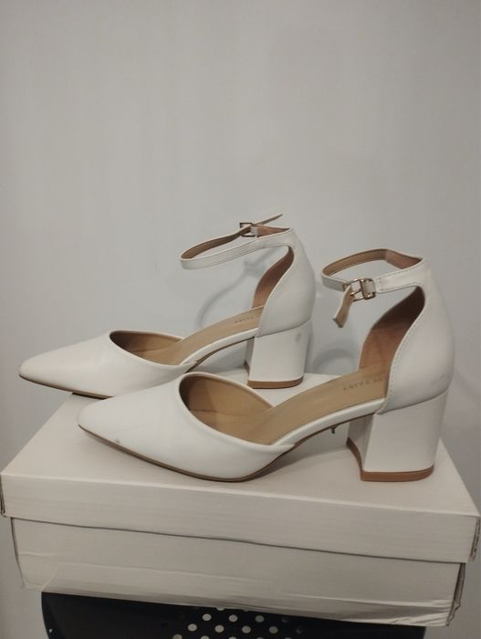 Buty biale r. 38