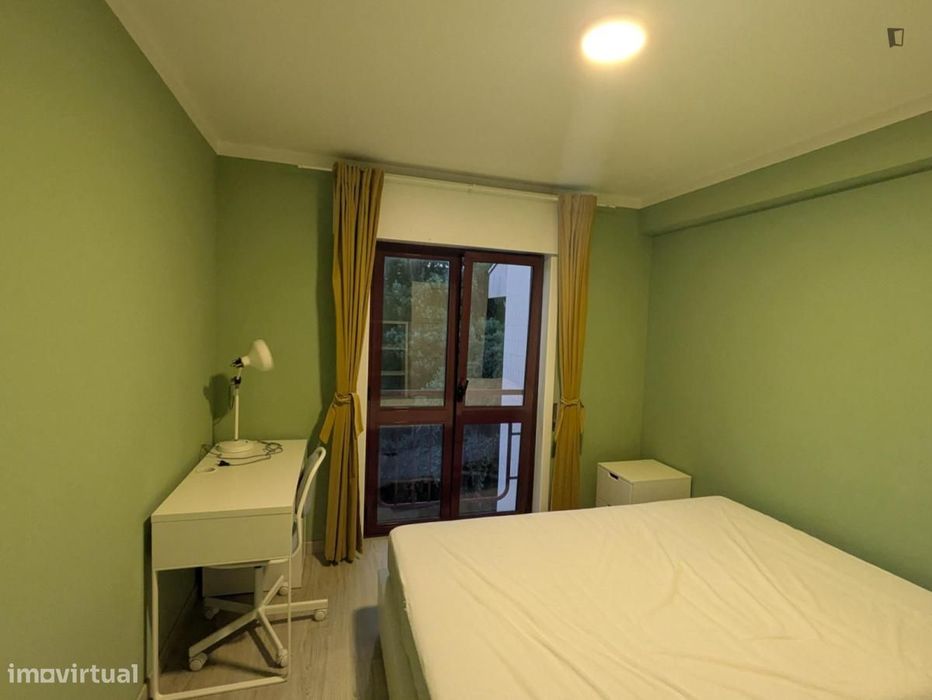 Quarto - localizado em Ramalde Porto