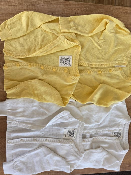 Sweterki dla bliźniaczek w dwóch kolorach 98-104