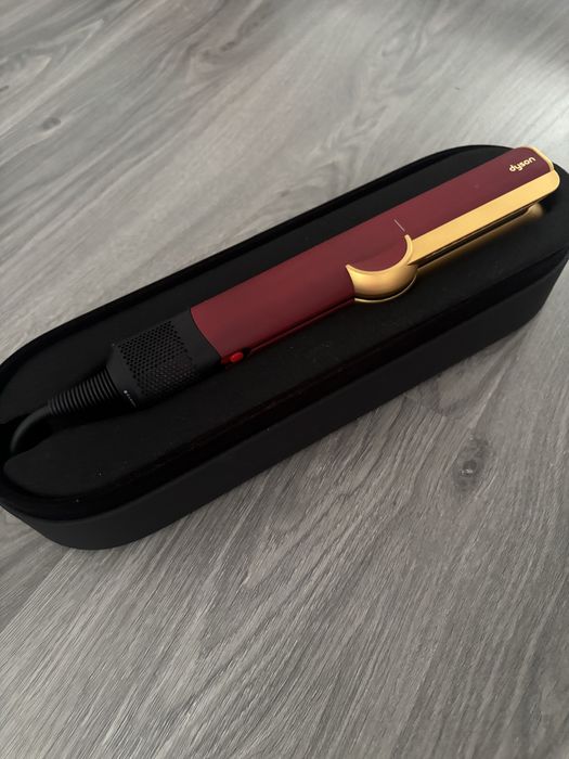 Dyson airstrair straightener velvet red/gold