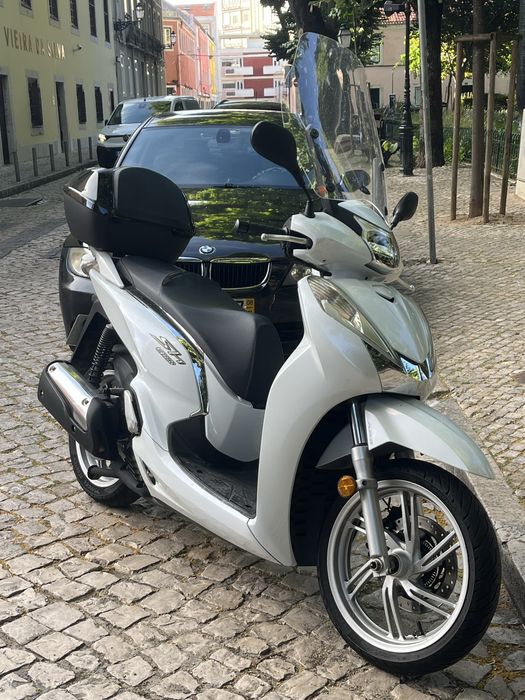 Honda SH 300i Scooter